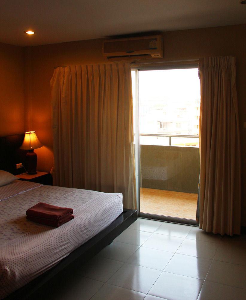 Royal Tycoon Place Hotel Pattaya Exterior photo