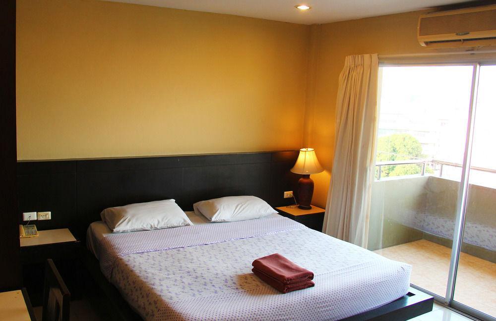 Royal Tycoon Place Hotel Pattaya Exterior photo
