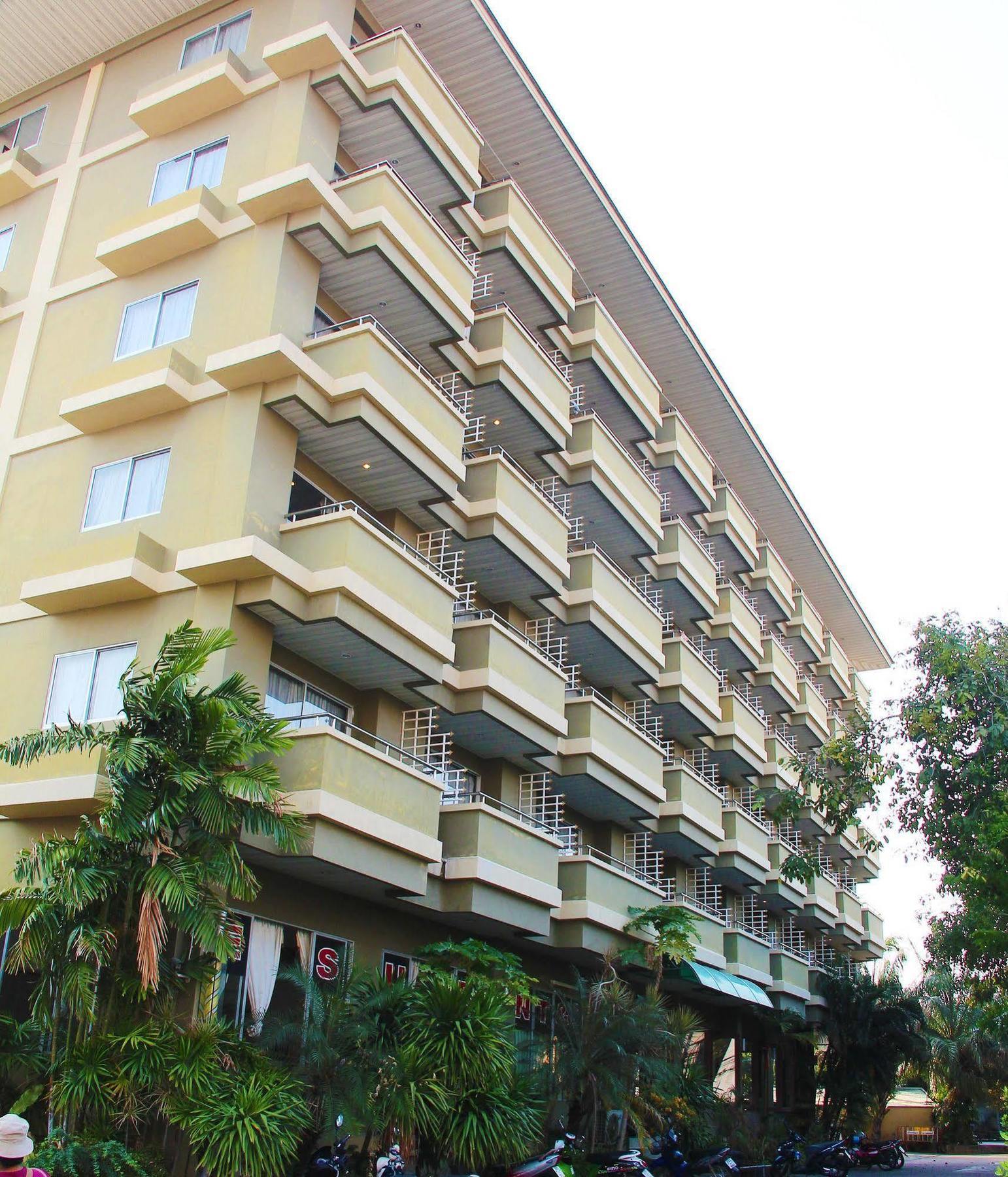 Royal Tycoon Place Hotel Pattaya Exterior photo