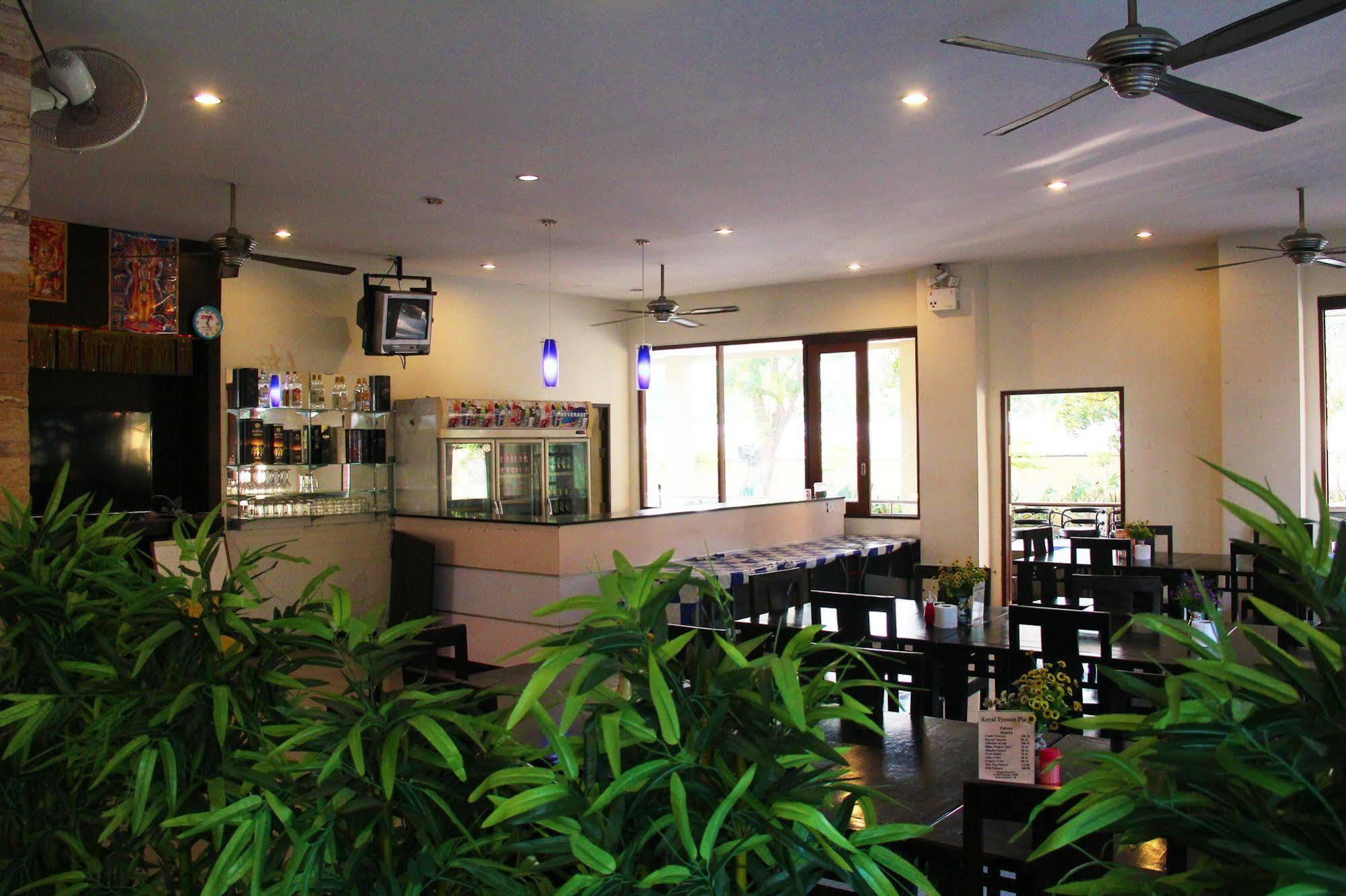 Royal Tycoon Place Hotel Pattaya Exterior photo