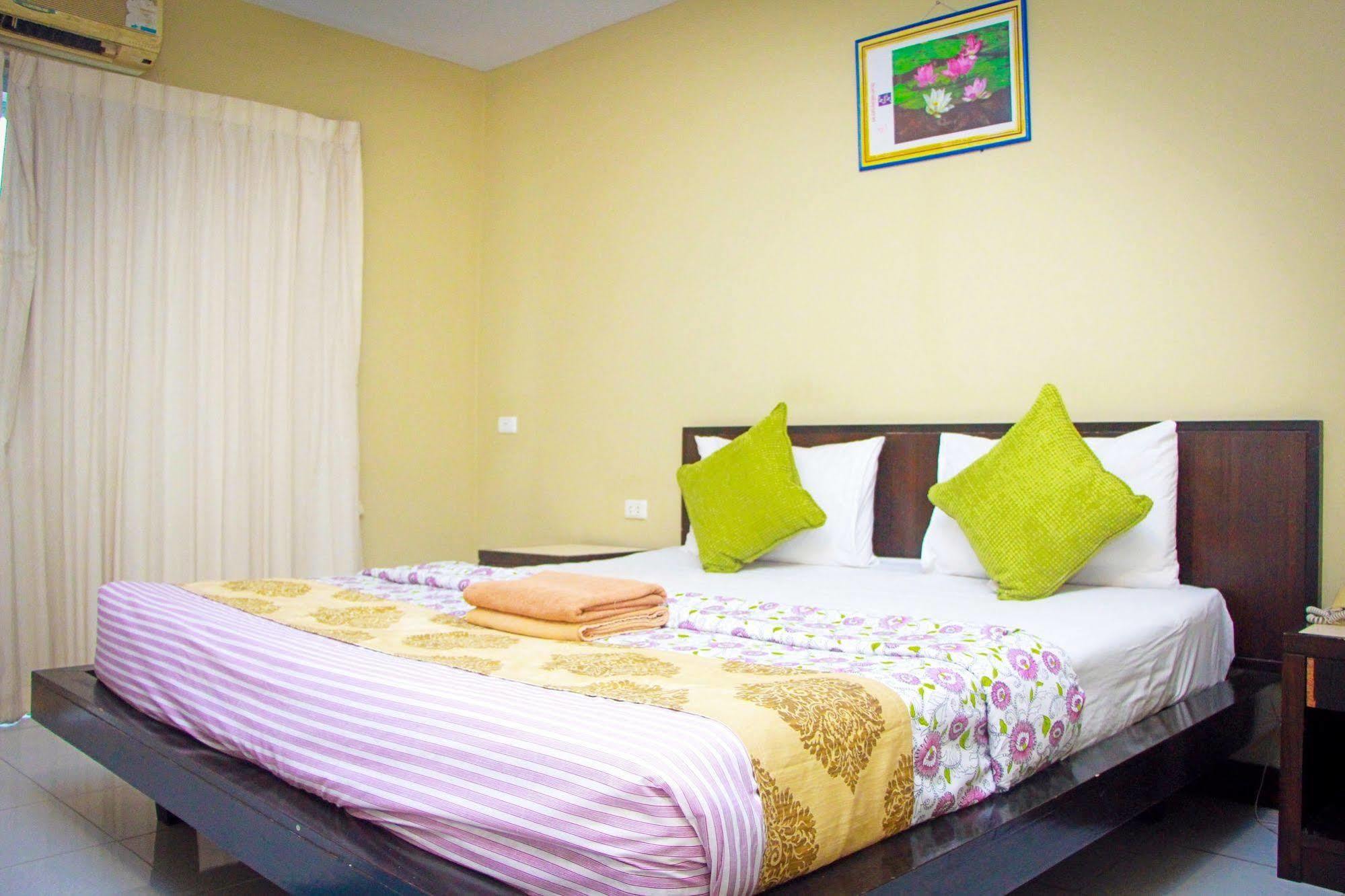 Royal Tycoon Place Hotel Pattaya Exterior photo