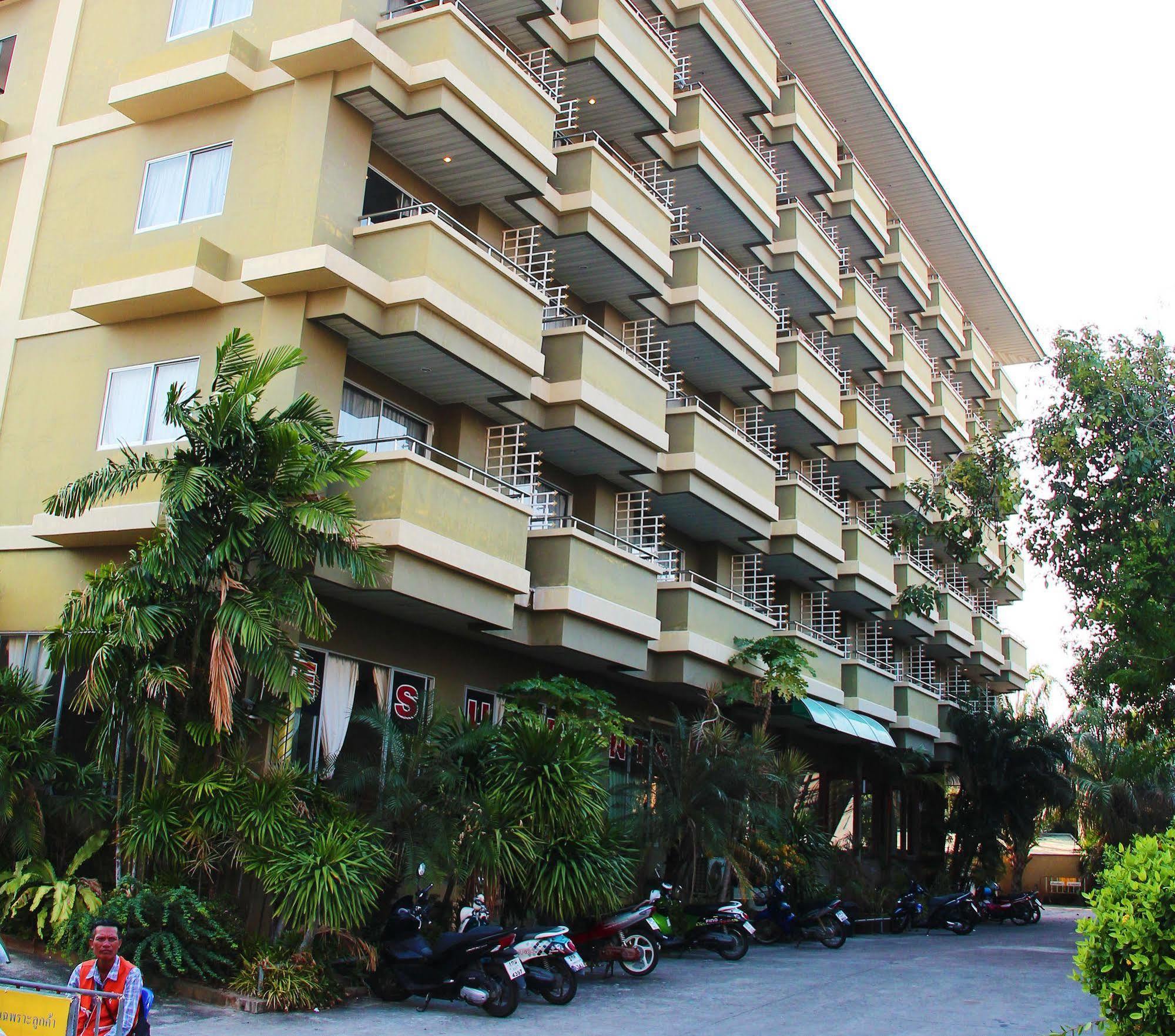 Royal Tycoon Place Hotel Pattaya Exterior photo