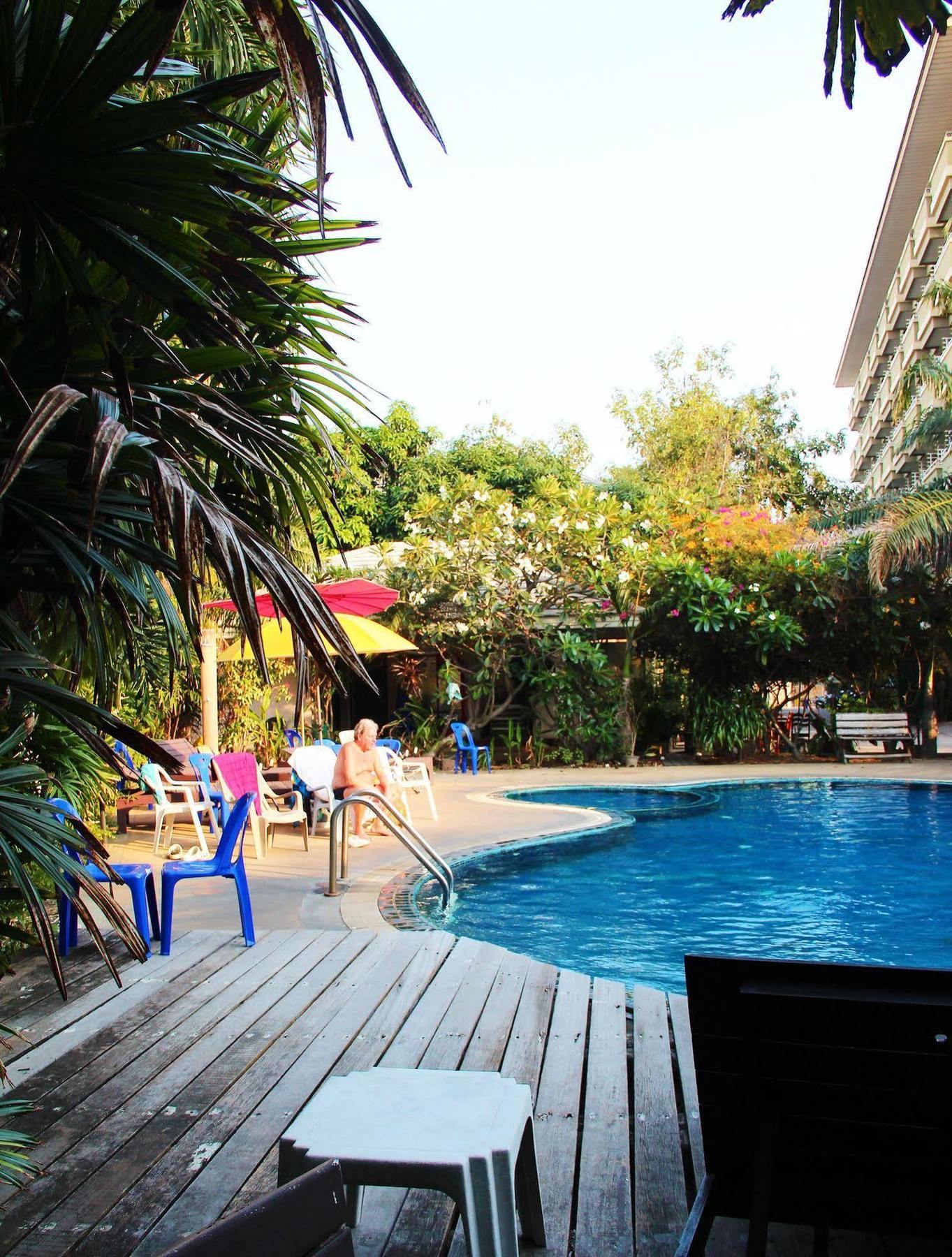 Royal Tycoon Place Hotel Pattaya Exterior photo