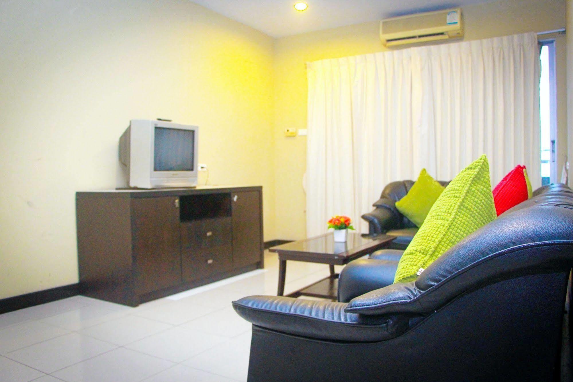 Royal Tycoon Place Hotel Pattaya Exterior photo